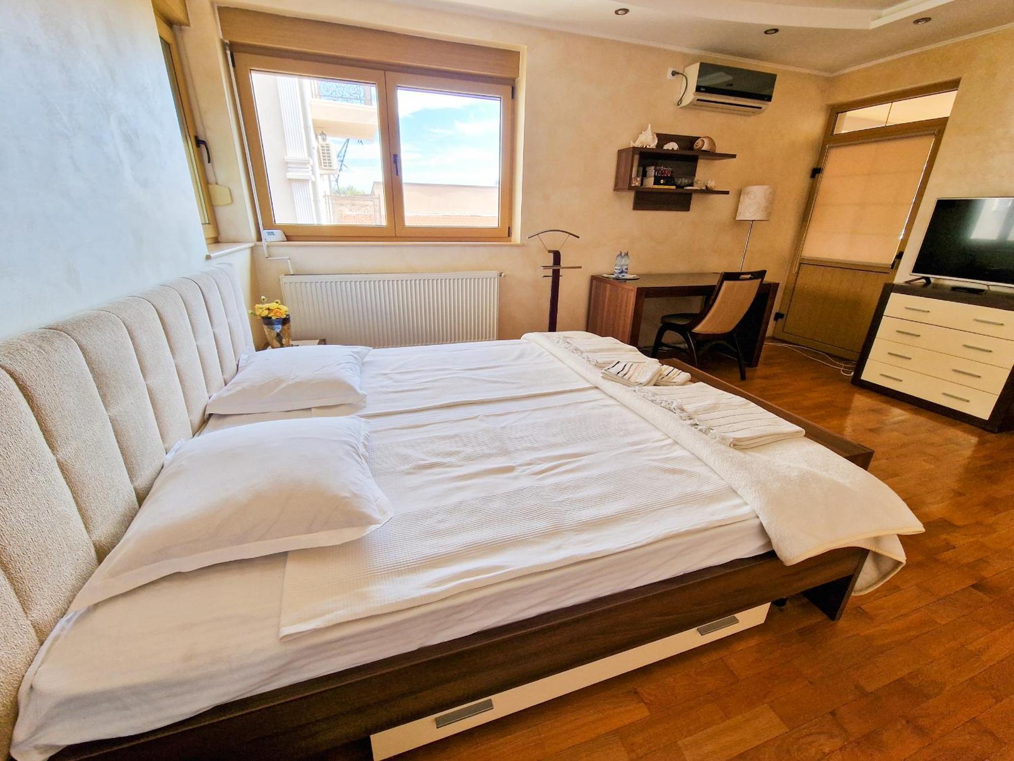 Casa Edwin Bed & Breakfast Constanta Exterior photo